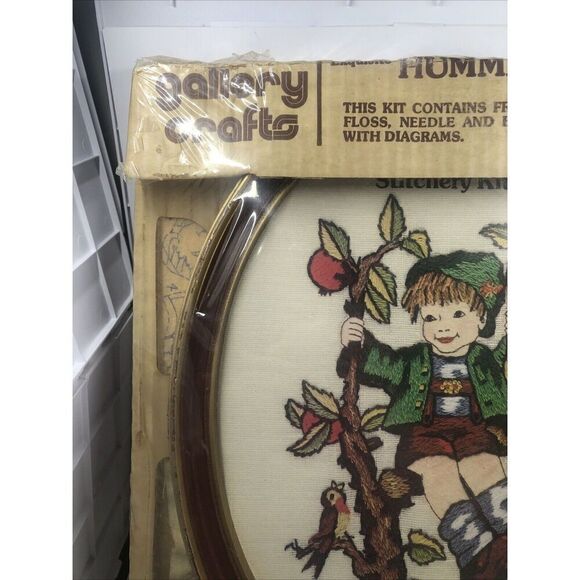 Hummel Stitchery Knitting Kit Yarn Included #8032 Boy in Apple Tree. Vintage - Picture 5 of 10